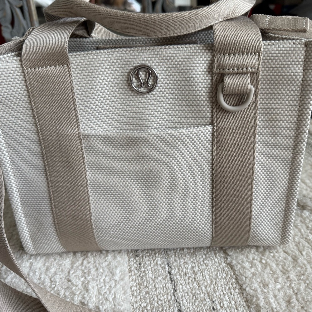 Lululemon two tone canvas tote 4.5L